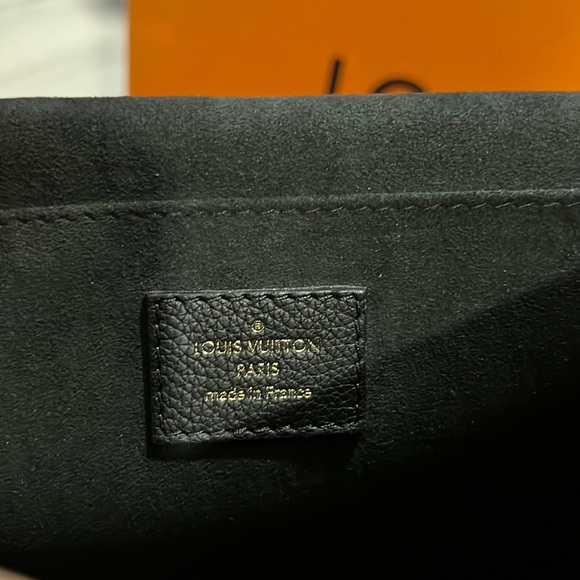 Louis Vuitton LockMe Chain Bag Black Leather - Picture 11 of 13